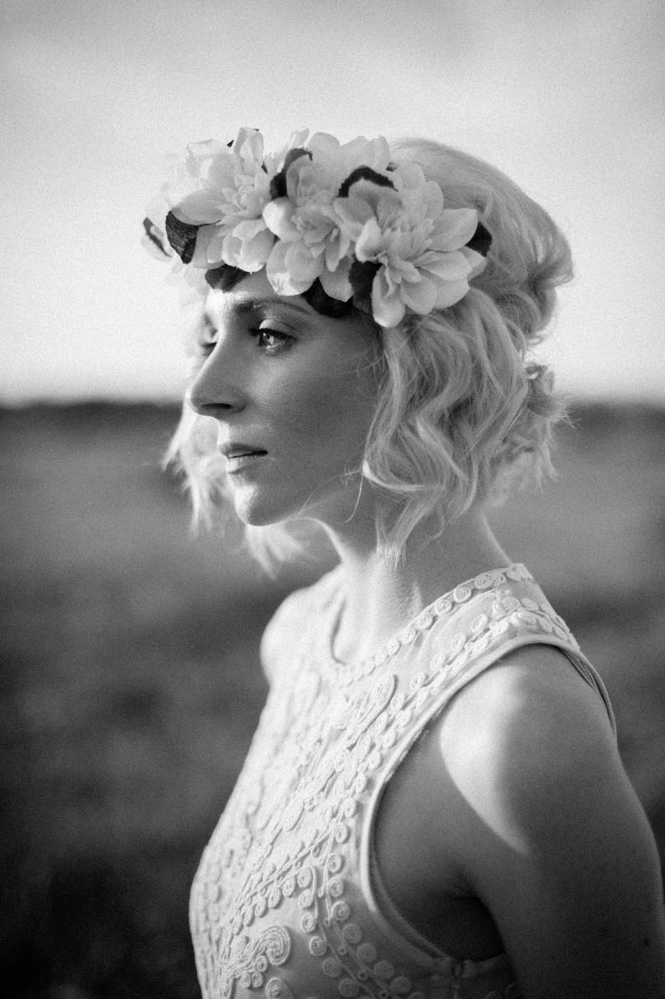 bride_flower_crown_fields
